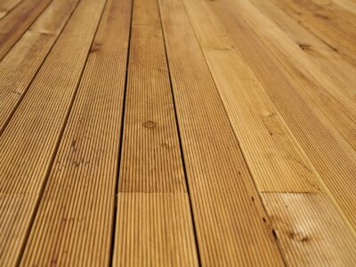 Parquet_qui_grince_:_le_problème_familier_que_chaque_parent_doit_connaître